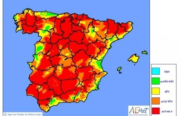 Más de la mitad de las provincias de España estarán este sábado en riesgo "extremo" por los fuegos