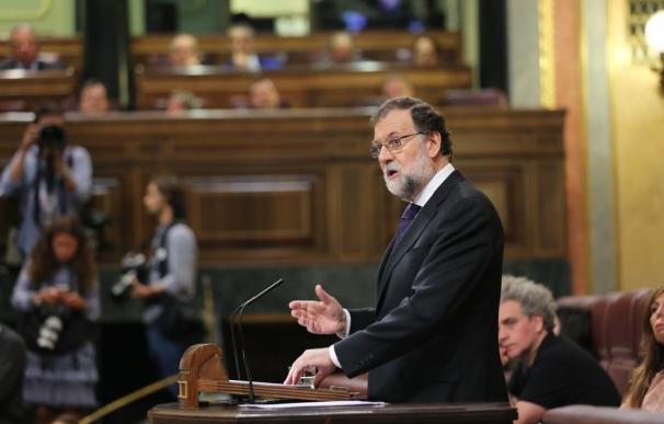 Rajoy avisa que el Gobierno actuará "con la firmeza que requiere la magnitud" del desafío independentista catalán