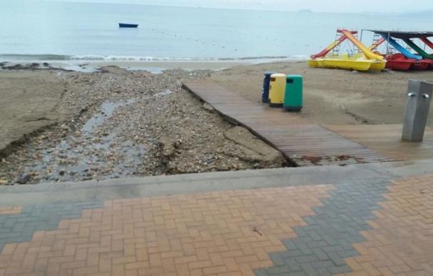 Las lluvias provocan leves desperfectos en el litoral de Cartagena