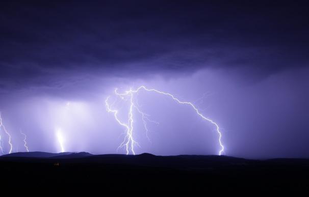 Meteorología extiende los avisos por lluvias y tormentas, que comenzarán este martes en el Noroeste y el Altiplano
