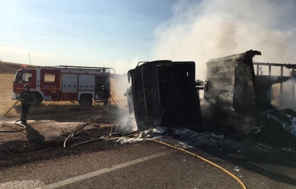 Fallece un camionero tras volcar su vehículo e incendiarse la cabina en Villamayor De Santiago (Cuenca)
