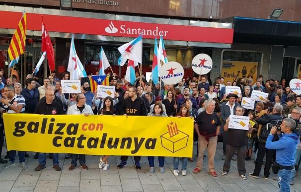 Cientos de gallegos protestan contra las detenciones y apoyan el referéndum, con gritos contra el "fascismo"