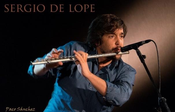 El instrumentista flamenco Sergio de Lope actúa este sábado en Cañamero (Cáceres) en el marco de Estivalia