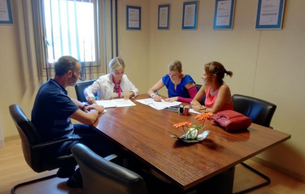El Área de Gestión Sanitaria Campo de Gibraltar firma un acuerdo de colaboración con la Asociación Bandera Rosa