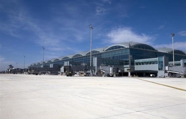 El aeropuerto de Alicante-Elche crece un 11,7% en agosto y rebasa los 1,6 millones de pasajeros
