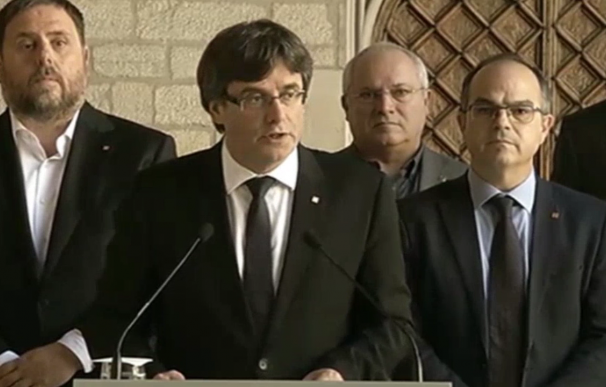 Puigdemont acusa al Estado de suspender de facto la autonomía y mantiene el 1-O