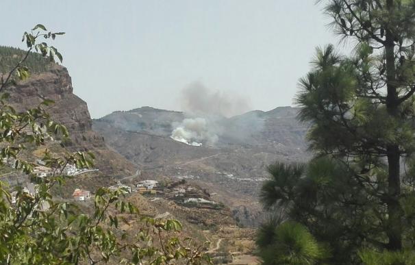Evacuadas la Cruz de Tejeda y Lagunetas (Gran Canaria) por el incendio en la zona que "torna a agresivo"