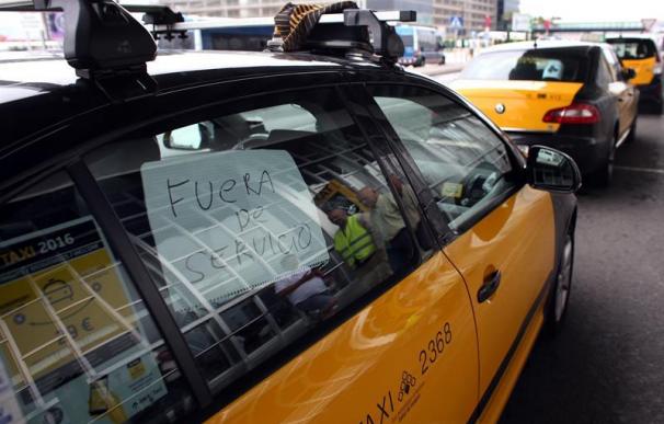 El Taxi pide que Uber y Cabify figuren en la propuesta de un impuesto a empresas digitales