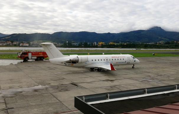 Comité de empresa del aeropuerto de San Sebastián critica el "juego político" de los partidos y su "dejadez"