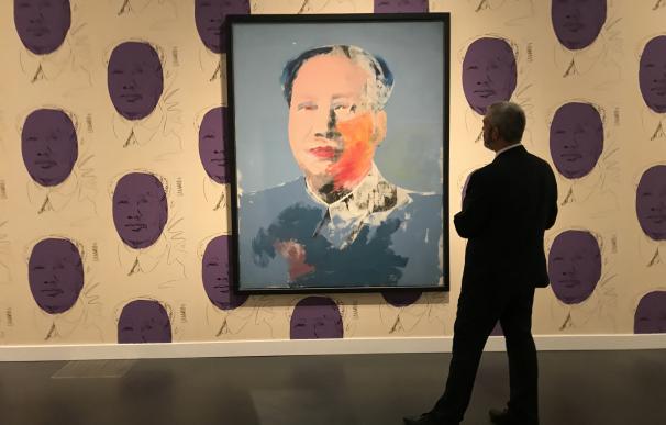 El CaixaForum de Barcelona se llena de arte pop y glamour en la mayor retrospectiva de Warhol en España