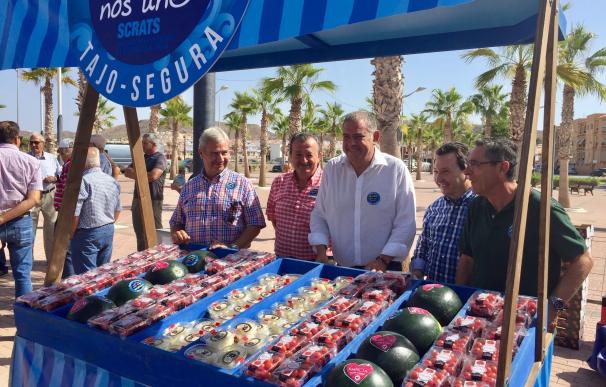 Regantes de Alicante, Murcia y Almería reclaman nuevos trasvases para "continuar con la producción" agraria