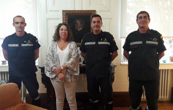 La delegada del Gobierno en Navarra recibe al jefe del IV Batallón de Intervención en Emergencias de la UME