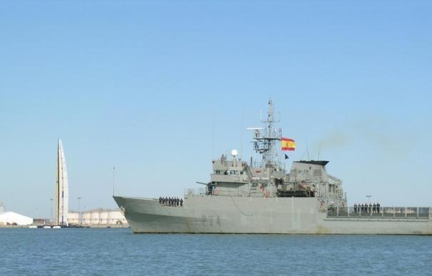 El patrullero 'Atalaya' recalará durante tres días en el puerto de Almería donde podrá ser visitado