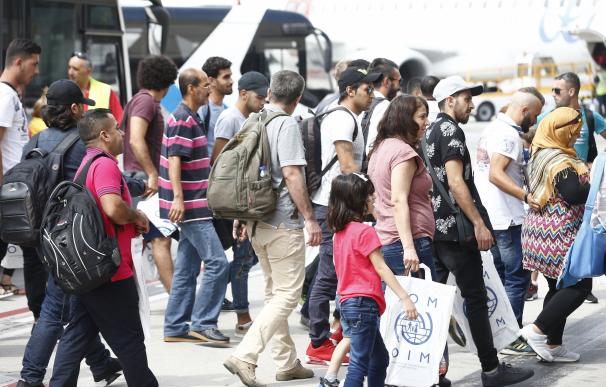 Zoido atribuye el incumplimiento de la cuota de refugiados al "complejo funcionamiento del sistema" acordado en la UE