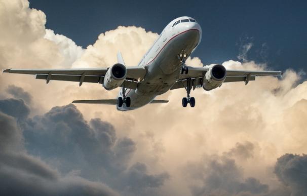 La entrada en vigor del nuevo descuento para vuelos interislas sube la venta de billetes un 20%