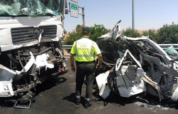 Un total de 38 personas fallecen en las carreteras andaluzas en julio y agosto, tres más que hace un año