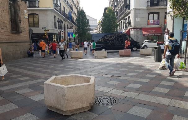 Alcorcón (Madrid) refuerza la seguridad en las fiestas con la instalación de maceteros y vallas de hormigón