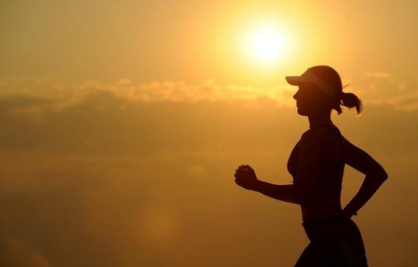 Antes de correr es recomendable realizarse unas pruebas mínimas para evitar problemas de tipo cardiaco, según un experto