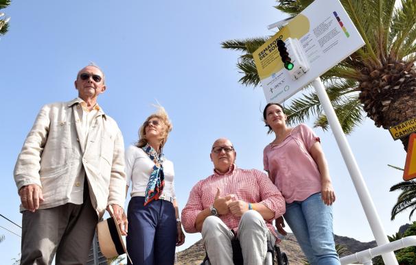 Santa Cruz de Tenerife estrena en Las Teresitas un semáforo sobre la radiación ultravioleta