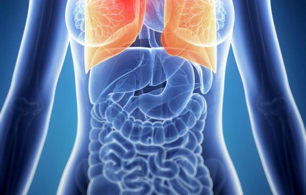 La cirugía que trata el cáncer de pulmón presenta una tasa de curación mayor que el resto de métodos, según experto