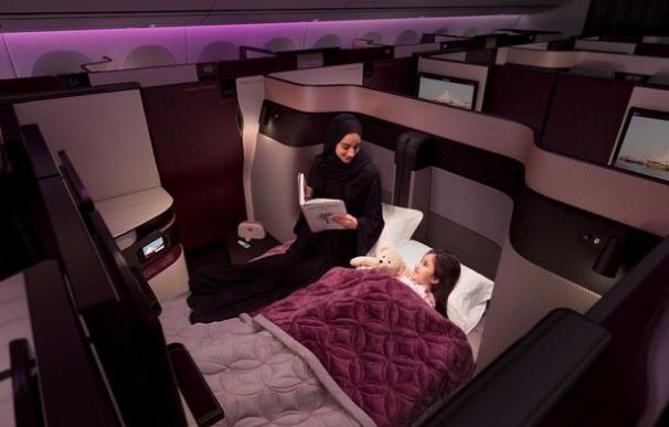 La aerolínea de lujo Qatar Airways innova ofreciendo camas dobles a los pasajeros