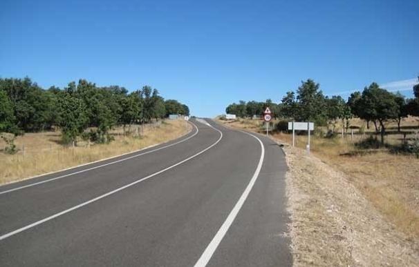 Junta renueva la señalización de tareas de conservación de carreteras con una inversión de 40.000 euros