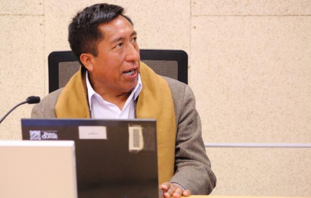 Profesor defiende en la UPO la primera tesis en aymara: "Estaba prohibido hablar esta lengua en las escuelas"