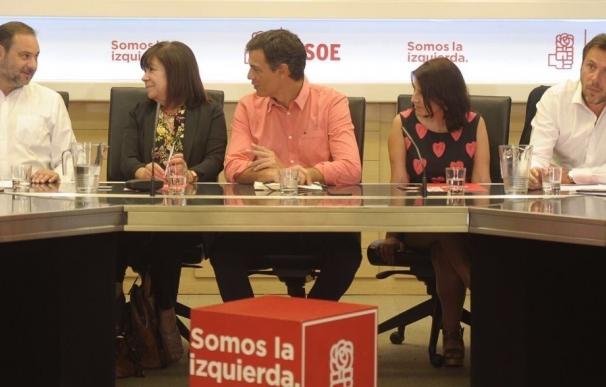 La presidenta del PSOE no cree que la limitación de mandatos sea "una prioridad en este momento"