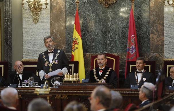 Lesmes y Catalá llaman a los funcionarios catalanes a la desobediencia a Puigdemont ante el 1-O (EFE/Ángel Díaz)