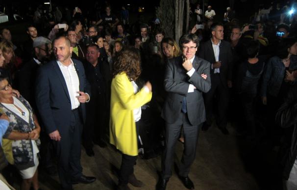 Puigdemont acusa a Rajoy de vulnerar la Constitución con prácticas de "dictaduras"