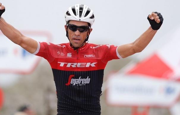 La Comunidad organizará un "gran homenaje" a Alberto Contador por "su excelente carrera deportiva"