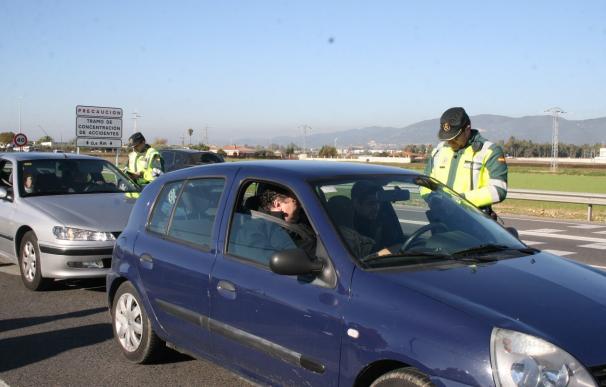 Unos 400 agentes participan en una campaña de control del cinturón de seguridad en las carreteras extremeñas esta semana