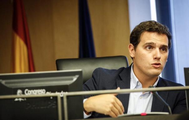 Rivera rechaza la comisión parlamentaria del PSOE sobre el modelo territorial: "No participaremos de pasteleos"