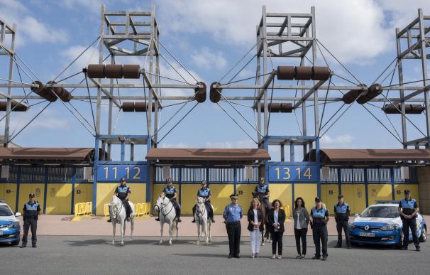 Las Palmas de Gran Canaria forma a cuatro policías locales para patrullar a caballo