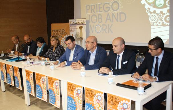 La Junta muestra sus recursos en el ámbito del emprendimiento y la formación en Priego de Córdoba