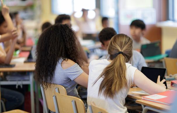 Unos 823.000 alumnos de Infantil, Primaria y Educación Especial comienzan este lunes el curso en Andalucía