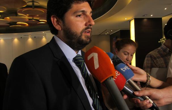 López Miras asegura que nueva convocatoria de oposiciones "dará más estabilidad, calidad y tranquilidad" al sector