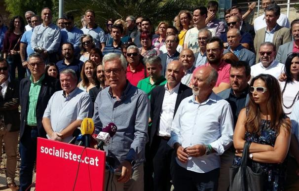 Un centenar de alcaldes y concejales del PSC se concentran en Tarragona contra las amenazas por el 1-O