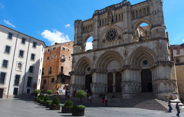 Junta de Protección Civil de Cuenca prohibe encaramarse a la fachada de la Catedral de cara a las Fiestas de San Mateo