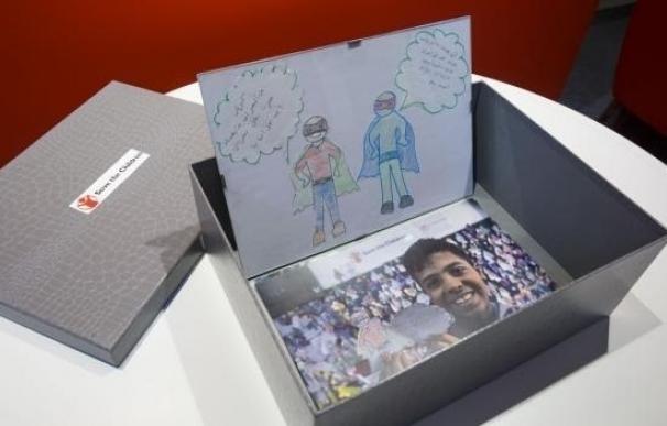 Save the Children manda una carta y dibujos de niños refugiados a Interior para recordar el incumplimiento de acogida