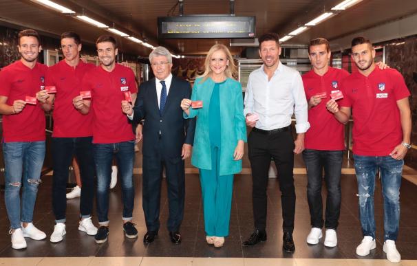 Griezmann o Torres animan a aficionados a utilizar la línea 7 de Metro para acudir al nuevo estadio del Atlético