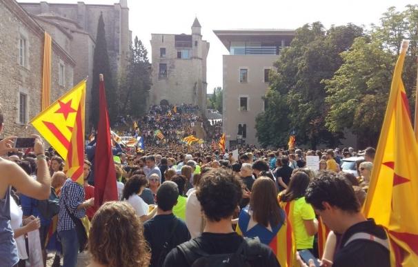 Unos 3.000 estudiantes se manifiestan en Girona por "el deseo de democracia"