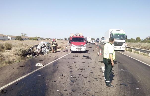 Un muerto y un herido en un accidente de tráfico en la N-II en Pina de Ebro