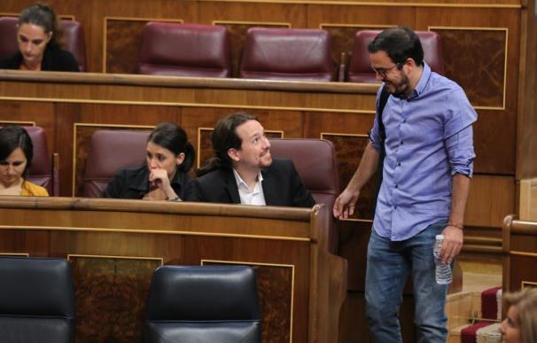 Podemos acusa a PP y PSOE de maniobrar para impedir la asamblea del domingo por el referéndum pactado