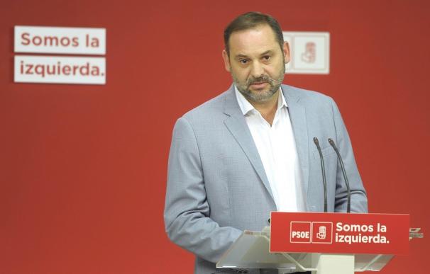Ábalos descarta un fotografía de Sánchez con Rajoy y Rivera contra el independentismo porque "no invita a sumar"