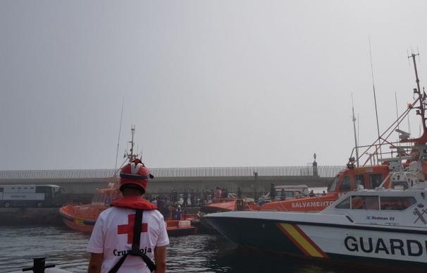 Rescatados 14 magrebíes, entre ellos once menores, a bordo de una patera frente a la costa de Bolonia