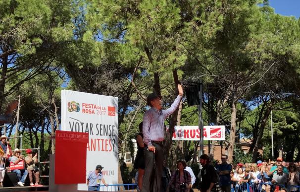 El socialista Mingo irrumpe en la Festa de la Rosa del PSC: "Con Mingo que no cuenten"