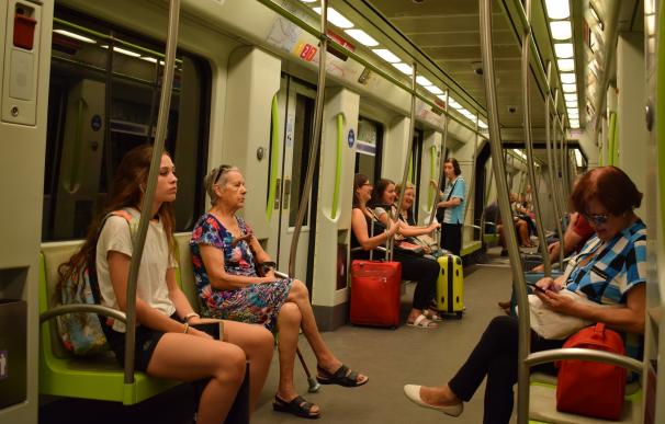 Metrovalencia desplazó en agosto más de tres millones de viajeros y el TRAM de Alicante rozó el millón