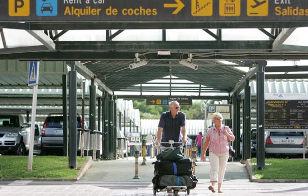 Unos 940.000 viajeros transitarán esta semana por las instalaciones del aeropuerto de Palma en más de 5.500 vuelos
