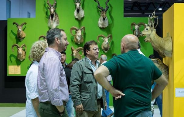 Vara anima a los cazadores a "luchar" por defender la caza, una "fuente de riqueza y empleo" para Extremadura